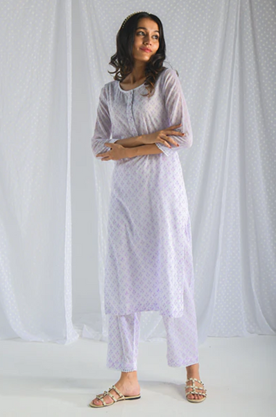 Chhaya Lilac Floral Buti Printed Kurta With Pant And Dupatta- Set Of 3