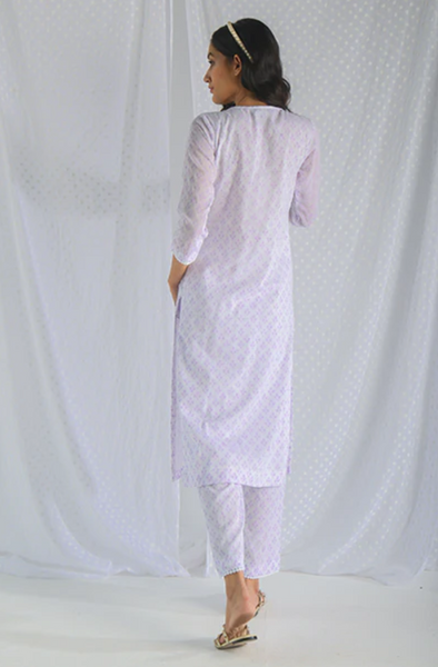 Chhaya Lilac Floral Buti Printed Kurta With Pant And Dupatta- Set Of 3