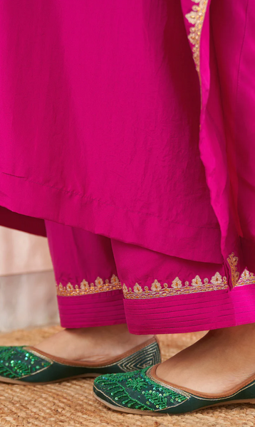 Mirzya - Rani Pink Hand Embroidered Kaftan Set - Set Of 2