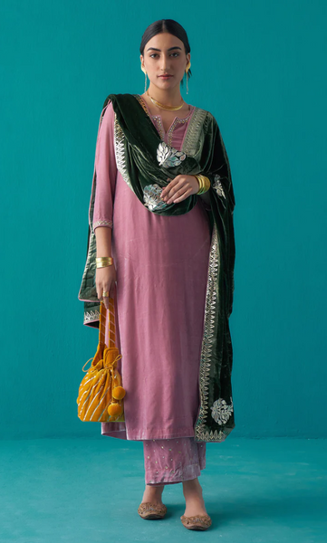 Khizaan Foils Pink Stright Kurta Set With Foil Paisley Shawl - Set Of 3