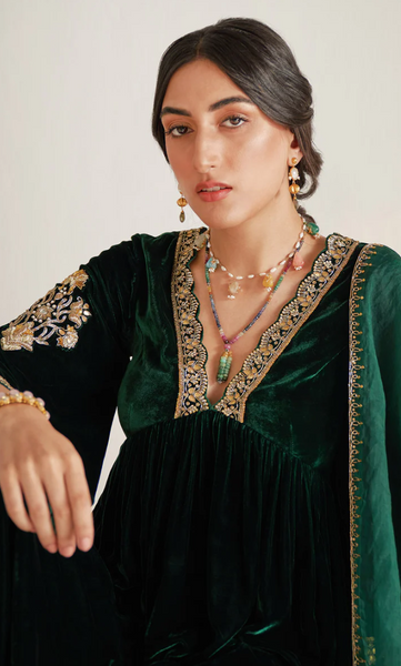 Khizaan Embroidered Emerald Green V Neck Velvet Anarkali Set With Organza Dupatta Set Of 3