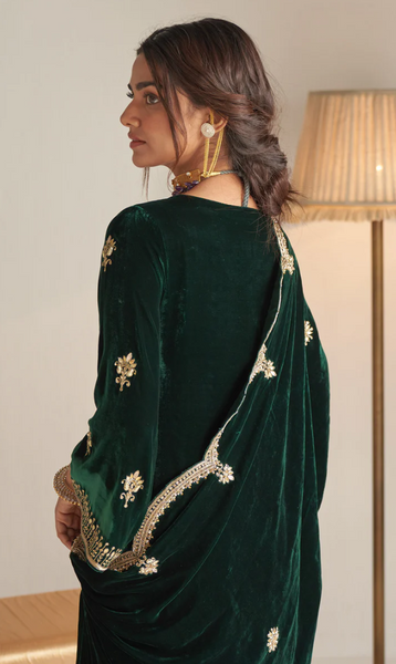 Khizaan Embroidered Emerald Green Straight Kurta Set With Scalloped Shawl - Set Of 3