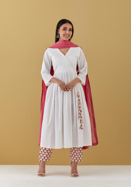 White kurta with pink block printed pants and dupatta